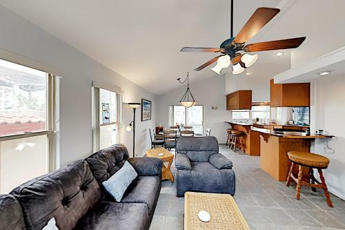 Canal-front Retreat With Dock - Pool, Tennis, Golf Home