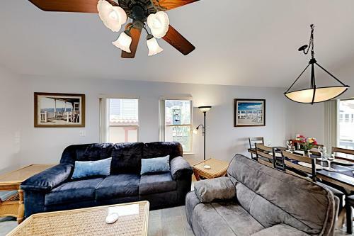 Canal-front Retreat With Dock - Pool, Tennis, Golf Home