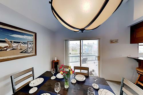 Canal-front Retreat With Dock - Pool, Tennis, Golf Home