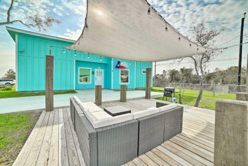 Coastal Home With Grill, 11 Mi To Local Beach!