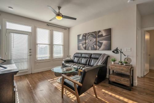 Apartamento Curated Comfort With Riverwalk Access And Resort Style Pool