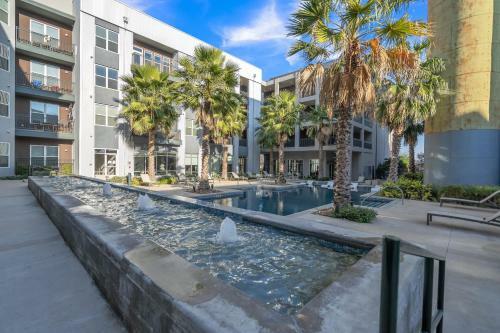 Apartamento Curated Comfort With Riverwalk Access And Resort Style Pool
