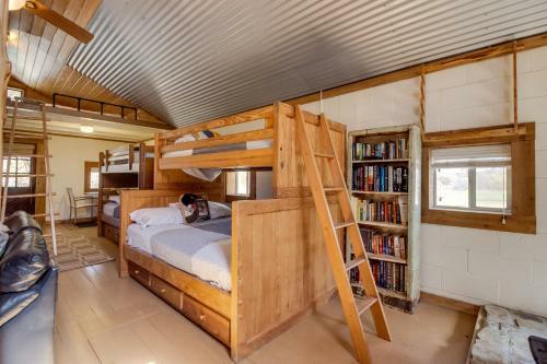Lodge Four-o Ranch