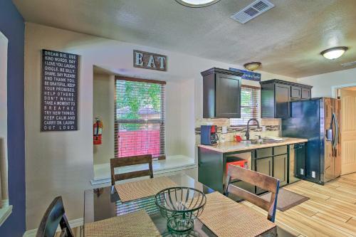 San Antonio Oasis With Yard, Pool And Outdoor Bar!