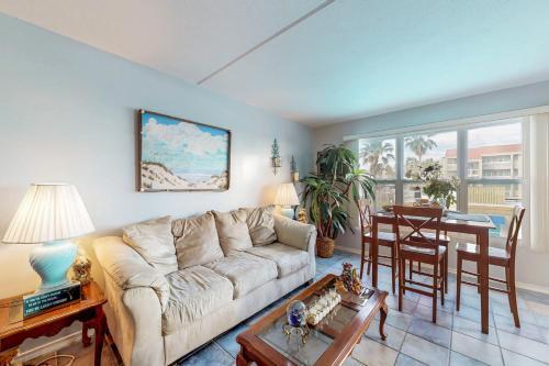 Gulfview I 208