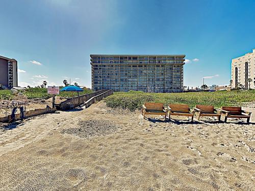 Apartamento New Listing! All-suite Gulf-front Perch With Pools Condo