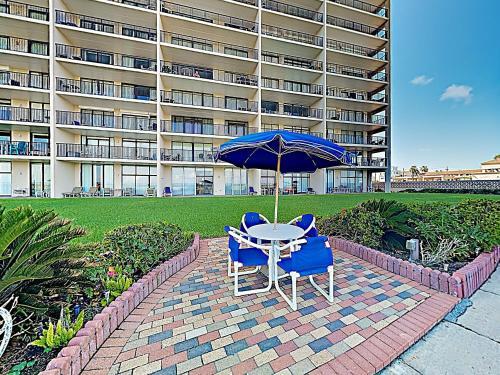 Apartamento New Listing! All-suite Gulf-front Perch With Pools Condo