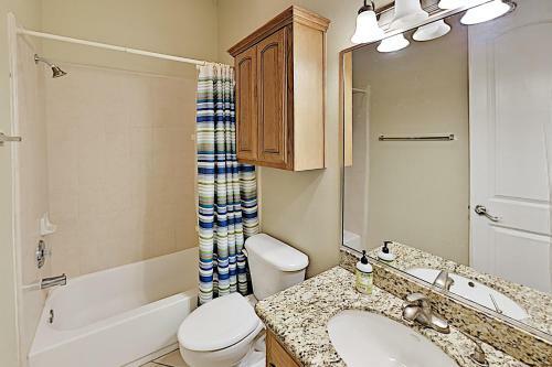 Apartamento Bright Beach Condo With Pool - Steps To The Sand! Condo