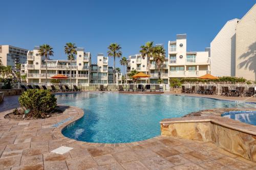 Enjoy A Perfect Beachview From Large Balcony! Spacious Beachfront Condo