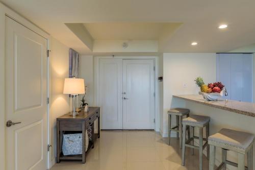 4br Bayview For Large Families! Beachfront Resort, Shared Pools & Jacuzzi