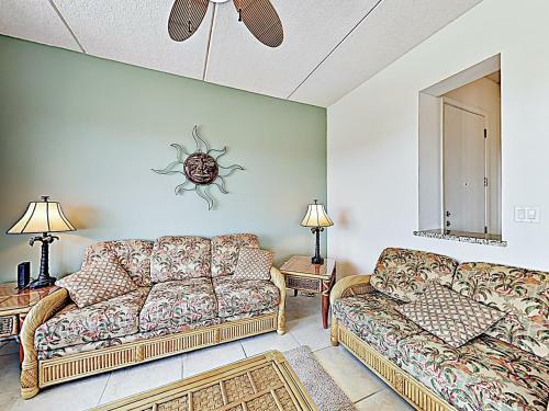 Apartamento New Listing! Modern Beach Condo With Infinity Pool Condo