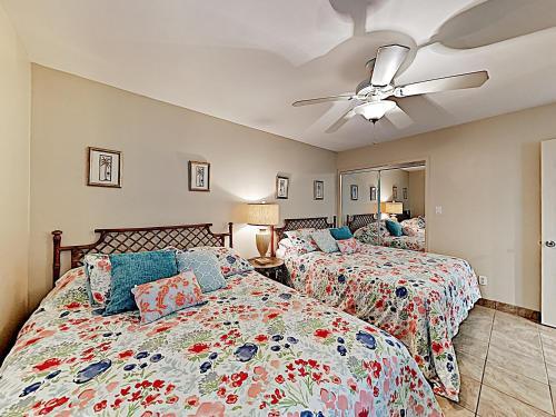 Apartamento New Listing! Wave-front Wonder With Pool & Sauna Condo