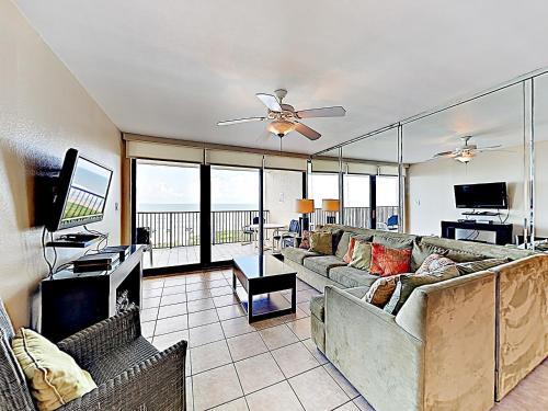 Apartamento New Listing! Wave-front Wonder With Pool & Sauna Condo