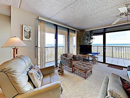 Apartamento New Listing! Gulf-view Corner-unit Condo With Pools Condo