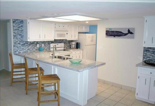 Saida IV Condos S4704