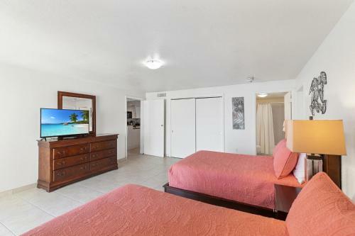 Listen To The Waves Break! Beachfront Condo Five-star Resort
