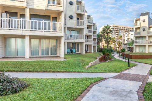Listen To The Waves Break! Beachfront Condo Five-star Resort
