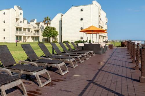 Listen To The Waves Break! Beachfront Condo Five-star Resort