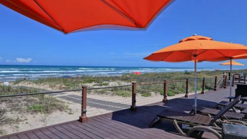 Listen To The Waves Break! Beachfront Condo Five-star Resort