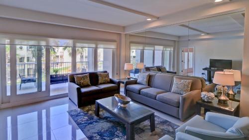 Super Pool View! Beachfront Property Cant Miss The Fun! Pet Friendly
