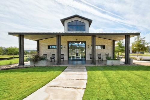 Chic Cabin - The Reserve At Lake Travis Cabin