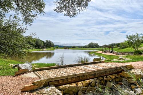 Chic Cabin - The Reserve At Lake Travis Cabin