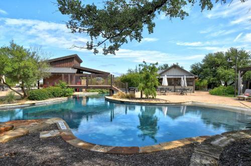 Chic Cabin - The Reserve At Lake Travis Cabin