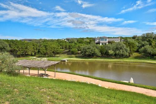Chic Cabin - The Reserve At Lake Travis Cabin