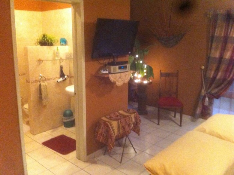 Dickinson Guest House B&B