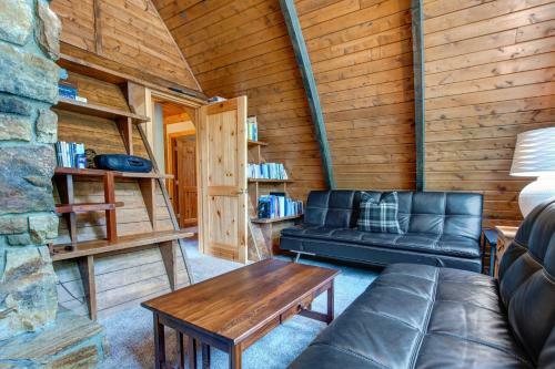 Creekside Chalet