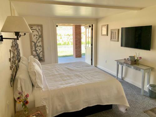 Annie's Place Bed & Breakfast