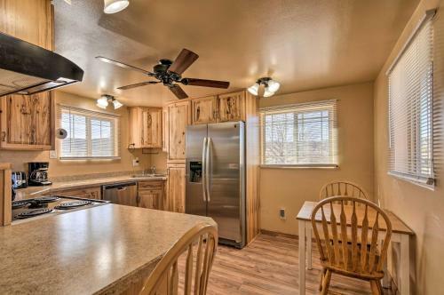 Home With Canyon Views 2 Mi To Grand Staircase