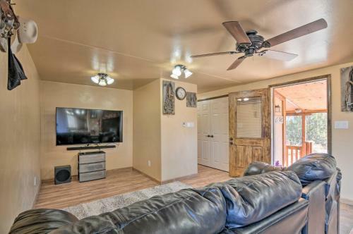 Home With Canyon Views 2 Mi To Grand Staircase