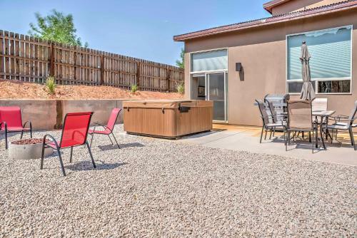 Modern Moab Townhome With Private Hot Tub And Patio!