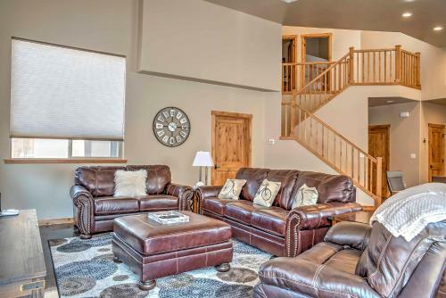 Modern Moab Townhome With Private Hot Tub And Patio!
