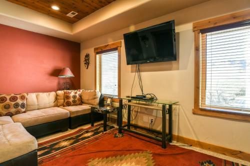Pr 24 - Luxury Home With Shared Pool, Hot Tub 3 Bedroom