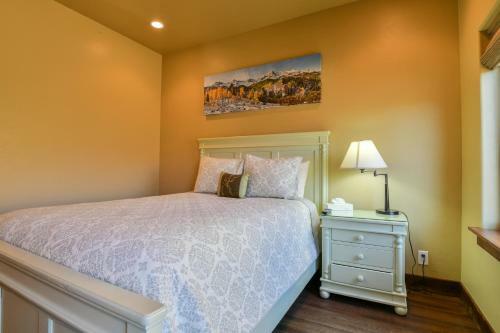 Pr 21 - Luxury Home With Shared Pool And Hot Tub 3 Bedroom