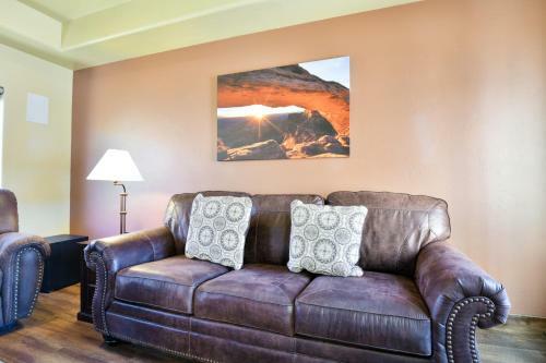 Pr 21 - Luxury Home With Shared Pool And Hot Tub 3 Bedroom