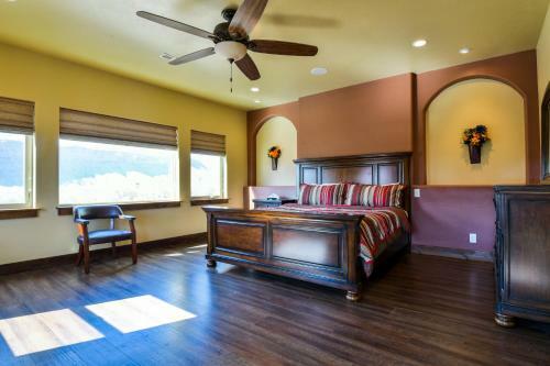 Pr 21 - Luxury Home With Shared Pool And Hot Tub 3 Bedroom