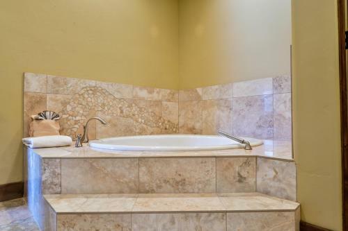 Pr 21 - Luxury Home With Shared Pool And Hot Tub 3 Bedroom