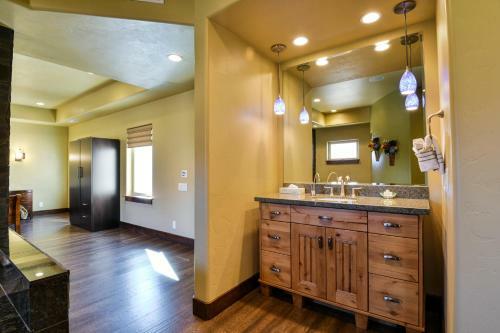 Pr 21 - Luxury Home With Shared Pool And Hot Tub 3 Bedroom