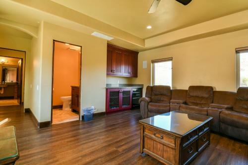 Pr 21 - Luxury Home With Shared Pool And Hot Tub 3 Bedroom