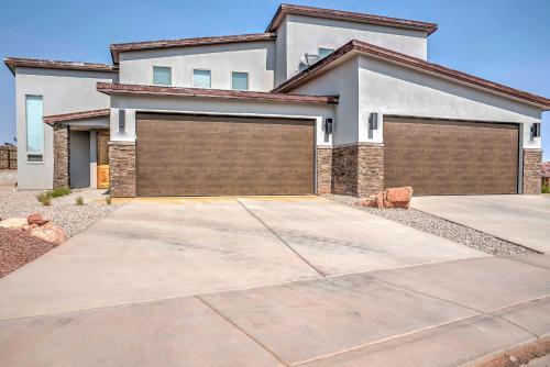 Upscale Moab Home With Redrock Views And Hottub And Patio