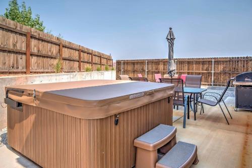Upscale Moab Home With Redrock Views And Hottub And Patio