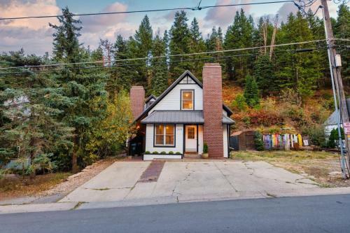 Corduroy - Cute Mountainside Cottage W Rooftop Deck & Views