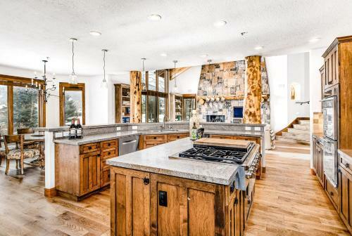 The Cove 2719