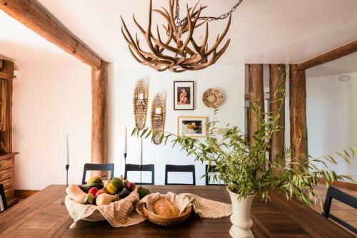 Nightstar - Charming Rustic Cabin W Large Balcony & Sauna