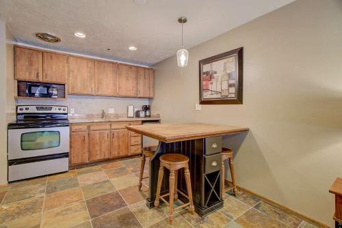 Perfect Studio On Main Street; Sleeps 3