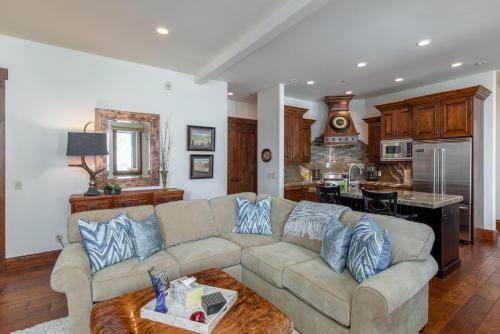Juniper Landing #108 @ Canyons Village (Townhome)