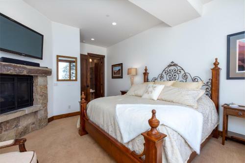 Juniper Landing #108 @ Canyons Village (Townhome)